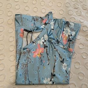 NWT- Noracora Floral Blue Tank Top. Size medium.